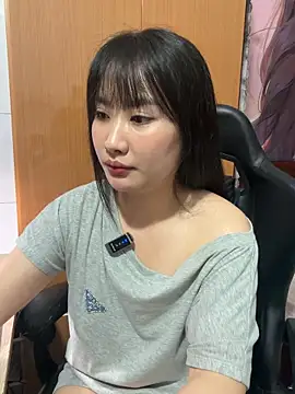 Bella439 online show from May 18, 2026, 4:07 am
