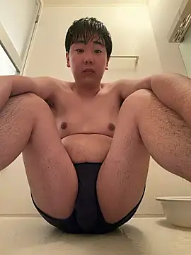 YuuYuu 010 online show from May 20, 2026, 9:54 pm