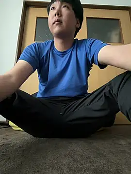 YuuYuu 010 online show from June 7, 2026, 9:07 pm