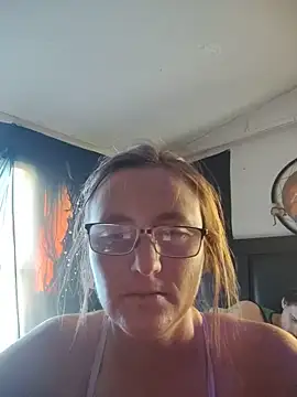 Snapshot of Queenle91 chatting on May 22, 2026, 2:01 pm Queenle91 online show from May 22, 2026, 2:01 pm