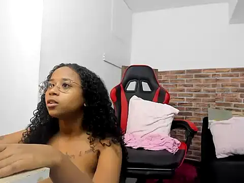 wizarpamela online show from May 16, 2026, 8:29 pm