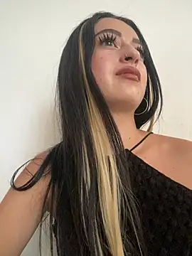 sol evanss  online show from May 20, 2026, 8:04 pm