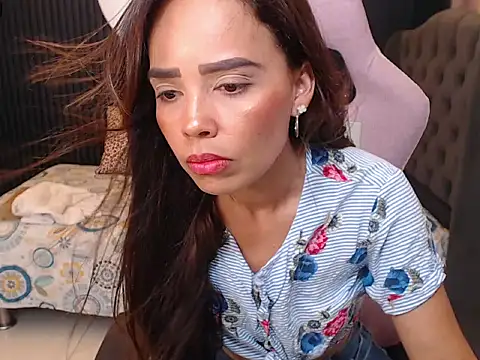 Snapshot of naomis_36 chatting on May 4, 2026, 6:59 pm naomis 36 online show from May 4, 2026, 6:59 pm