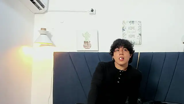 Snapshot of latin_beast4 chatting on May 6, 2026, 8:03 pm latin beast4 online show from May 6, 2026, 8:03 pm