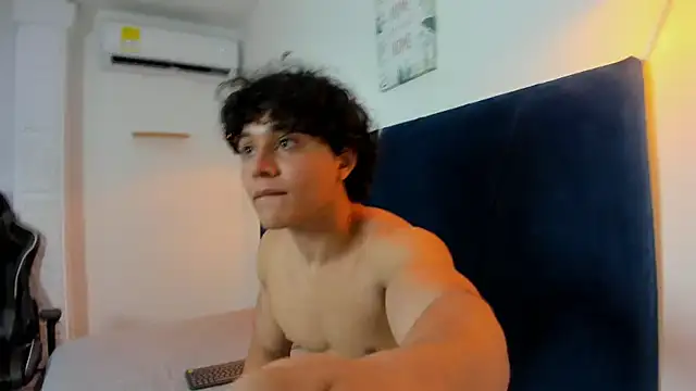 Snapshot of latin_beast4 chatting on May 27, 2026, 8:06 pm latin beast4 online show from May 27, 2026, 8:06 pm