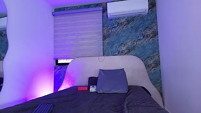 Snapshot of abril_torres_ chatting on May 20, 2026, 12:00 pm abril torres online show from May 20, 2026, 12:00 pm