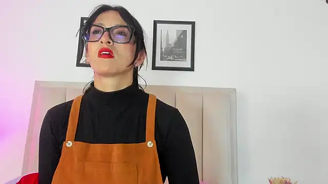ZarayFeet online show from May 24, 2026, 4:01 pm