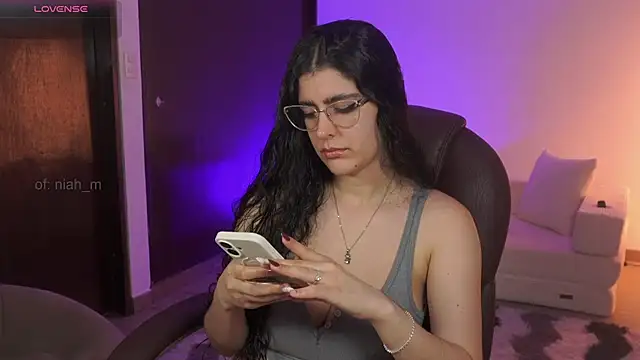 Snapshot of _Niah chatting on May 15, 2026, 9:33 pm Niah online show from May 15, 2026, 9:33 pm