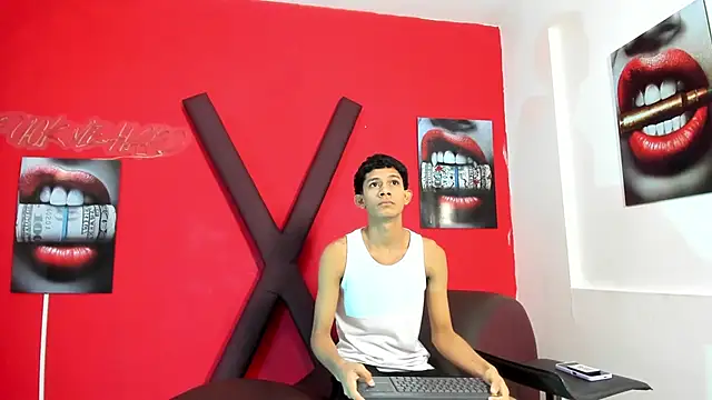 TWINKS BOYSX online show from May 16, 2026, 1:21 pm