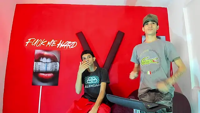 TWINKS BOYSX online show from May 17, 2026, 7:10 pm