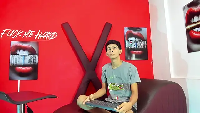 TWINKS BOYSX online show from May 21, 2026, 1:29 pm
