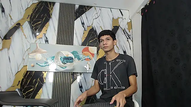 TWINKS BOYSX online show from May 30, 2026, 1:19 pm