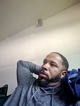 Snapshot of yoursexydaddy8181 chatting on May 31, 2026, 1:40 pm yoursexydaddy8181 online show from May 31, 2026, 1:40 pm
