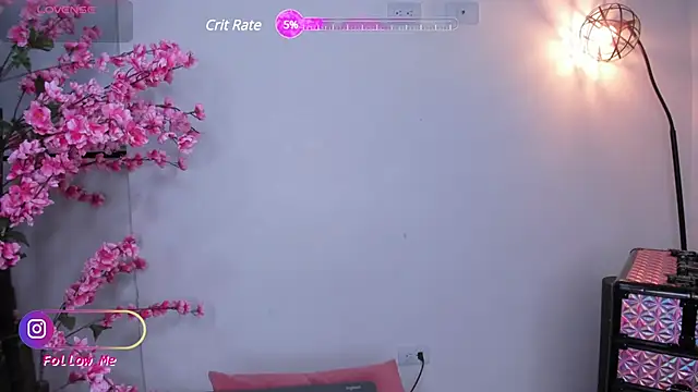 Snapshot of R4-V3N chatting on January 1, 2025, 4:39 am R4-V3N online show from January 1, 2025, 4:39 am