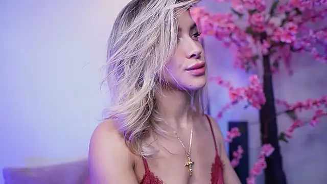 Snapshot of R4-V3N chatting on January 18, 2025, 8:51 pm R4-V3N online show from January 18, 2025, 8:51 pm