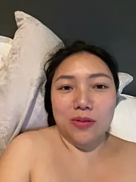 yanling668 online show from June 19, 2026, 3:44 am