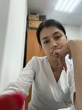 Snapshot of MissElya chatting on July 6, 2026, 4:42 pm MissElya online show from July 6, 2026, 4:42 pm