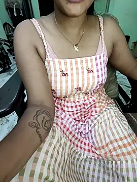 Snapshot of Tamil__Thara003 chatting on May 8, 2026, 5:40 pm Tamil Thara003 online show from May 8, 2026, 5:40 pm