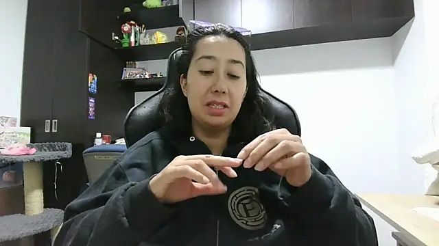 saramaSS online show from May 27, 2026, 4:09 am