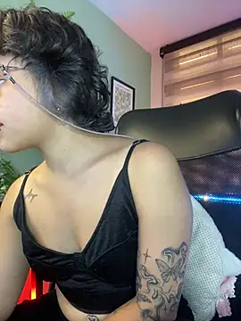 Snapshot of Lusiana__ chatting on May 27, 2026, 1:30 pm Lusiana online show from May 27, 2026, 1:30 pm