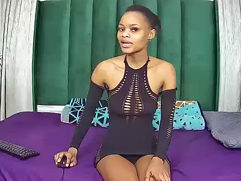 SexGee2020 online show from May 11, 2026, 5:10 pm