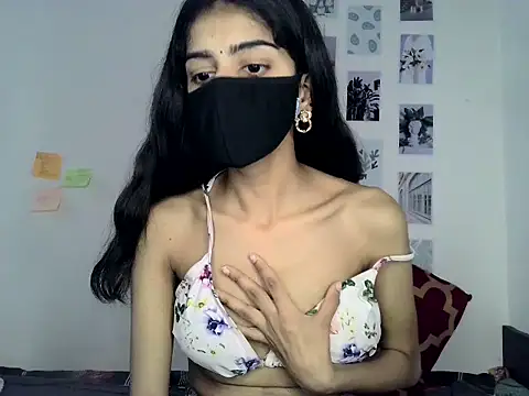 SASSY  BABY  online show from May 13, 2026, 5:38 am