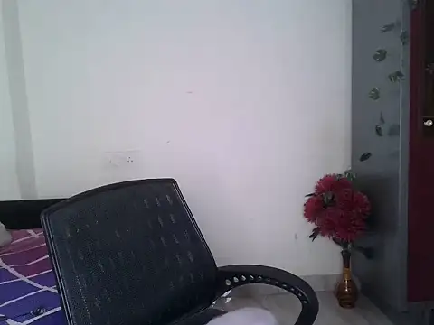 SASSY  BABY  online show from May 15, 2026, 5:58 am