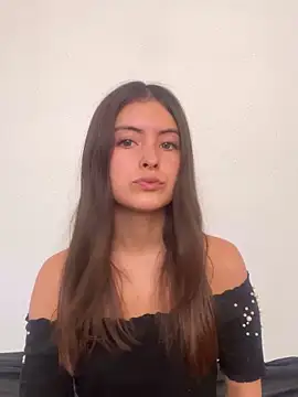 serenaa velvett online show from May 23, 2026, 7:18 pm