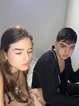 camy-andy3993 online show from May 19, 2026, 3:35 am