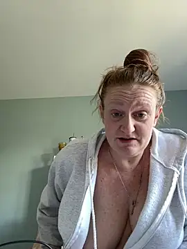 Snapshot of Kellilyn10 chatting on May 31, 2026, 8:32 pm Kellilyn10 online show from May 31, 2026, 8:32 pm