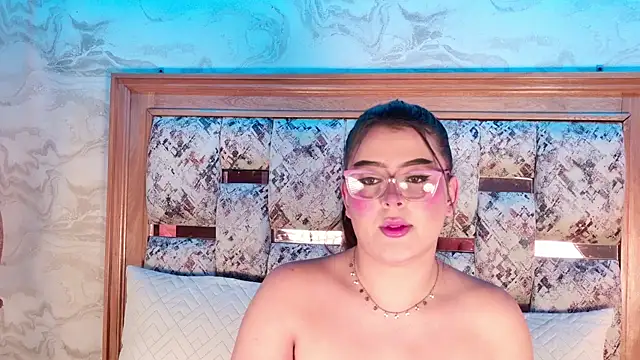 Snapshot of violeta_duval chatting on May 18, 2026, 3:13 am violeta duval online show from May 18, 2026, 3:13 am