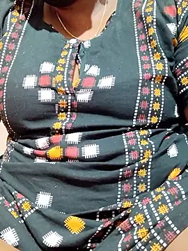 Snapshot of tamilkavitha123 chatting on May 21, 2026, 4:30 am tamilkavitha123 online show from May 21, 2026, 4:30 am