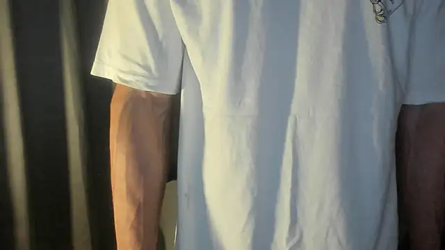 Snapshot of mysterious_muscles chatting on May 6, 2026, 4:08 am mysterious muscles online show from May 6, 2026, 4:08 am