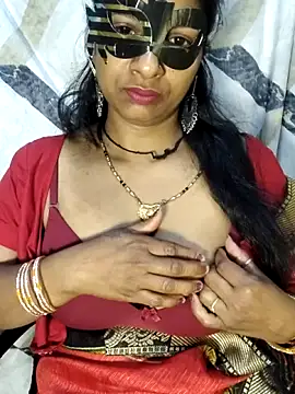 Juli 80 online show from May 16, 2026, 9:17 am