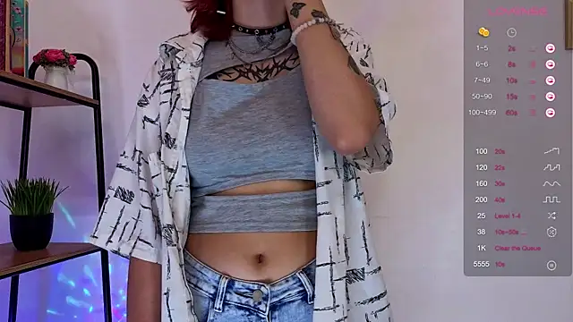 Snapshot of Cruela_Bena chatting on May 22, 2026, 8:10 am Cruela Bena online show from May 22, 2026, 8:10 am