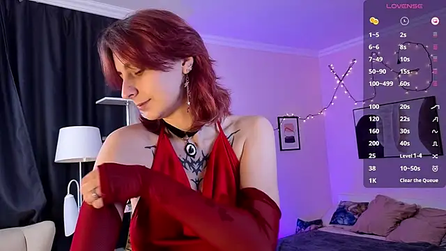 Snapshot of Cruela_Bena chatting on May 31, 2026, 6:21 am Cruela Bena online show from May 31, 2026, 6:21 am