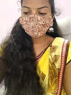 Snapshot of silksmitha- chatting on July 17, 2026, 7:15 am silksmitha- online show from July 17, 2026, 7:15 am