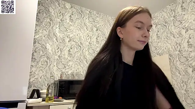 Snapshot of HinaDesire chatting on May 10, 2026, 8:14 pm HinaDesire online show from May 10, 2026, 8:14 pm
