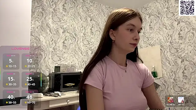 Snapshot of HinaDesire chatting on May 28, 2026, 8:50 pm HinaDesire online show from May 28, 2026, 8:50 pm