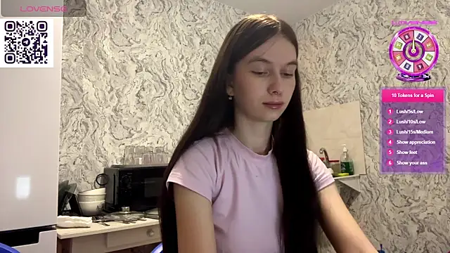 Snapshot of HinaDesire chatting on May 29, 2026, 9:57 pm HinaDesire online show from May 29, 2026, 9:57 pm