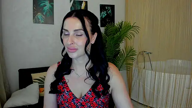HoneyBlossome online show from July 4, 2026, 11:27 am