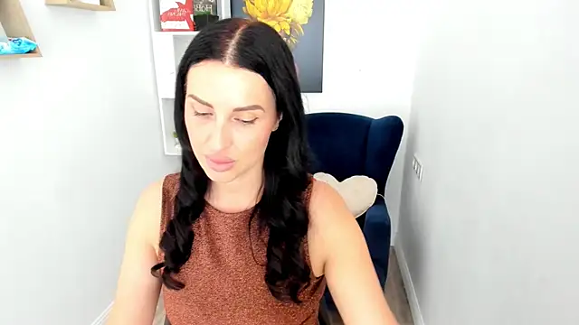 HoneyBlossome online show from July 9, 2026, 4:16 am