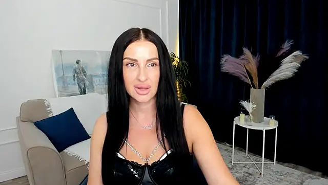 HoneyBlossome online show from July 12, 2026, 11:34 am