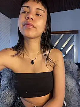 AntonellaCooper Pink online show from July 3, 2026, 6:36 pm