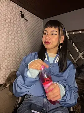 AntonellaCooper Pink online show from July 10, 2026, 3:22 am