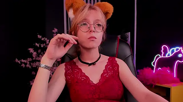 Snapshot of FoxxyyPolly chatting on July 5, 2026, 5:14 am FoxxyyPolly online show from July 5, 2026, 5:14 am