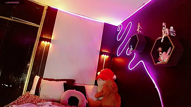 babycharol01 online show from May 21, 2026, 7:37 am