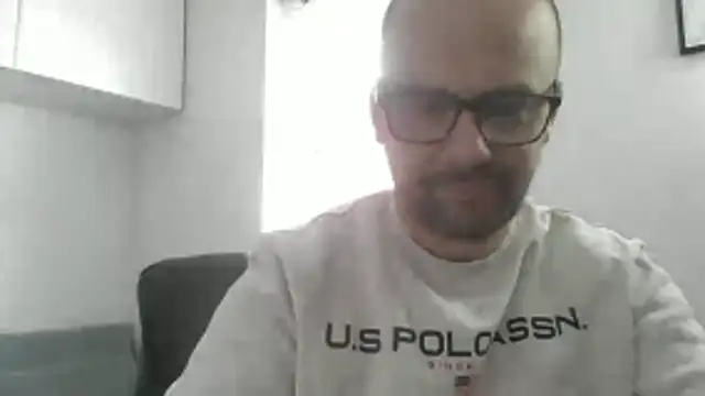 Snapshot of NakedAndrewHot chatting on May 15, 2026, 12:56 pm NakedAndrewHot online show from May 15, 2026, 12:56 pm