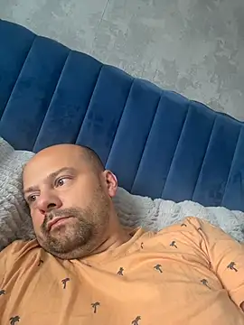 Snapshot of NakedAndrewHot chatting on June 7, 2026, 7:45 am NakedAndrewHot online show from June 7, 2026, 7:45 am