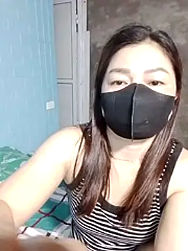 Snapshot of babylinhhot chatting on May 26, 2026, 10:33 am babylinhhot online show from May 26, 2026, 10:33 am